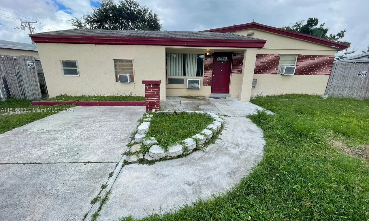 4327 SW 50th St # B, Dania Beach FL 33314