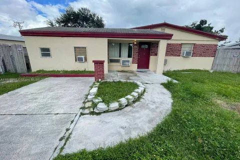 4327 SW 50th St # B, Dania Beach FL 33314