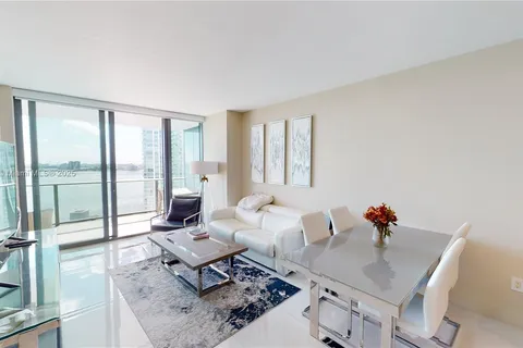 650 NE 32nd St # 2005, Miami FL 33137