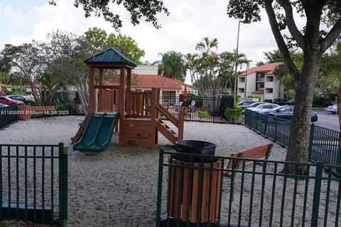 9918 Nob Hill Ln # 9918, Sunrise FL 33351