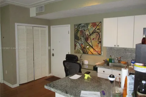 1027 Pennsylvania Ave # 105, Miami Beach FL 33139