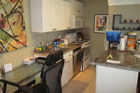 1027 Pennsylvania Ave # 105, Miami Beach FL 33139