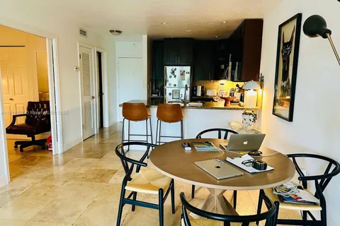 2640 NE 135th St # 307, North Miami FL 33181
