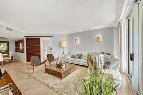 21055 YACHT CLUB DR. # 502, Aventura FL 33180