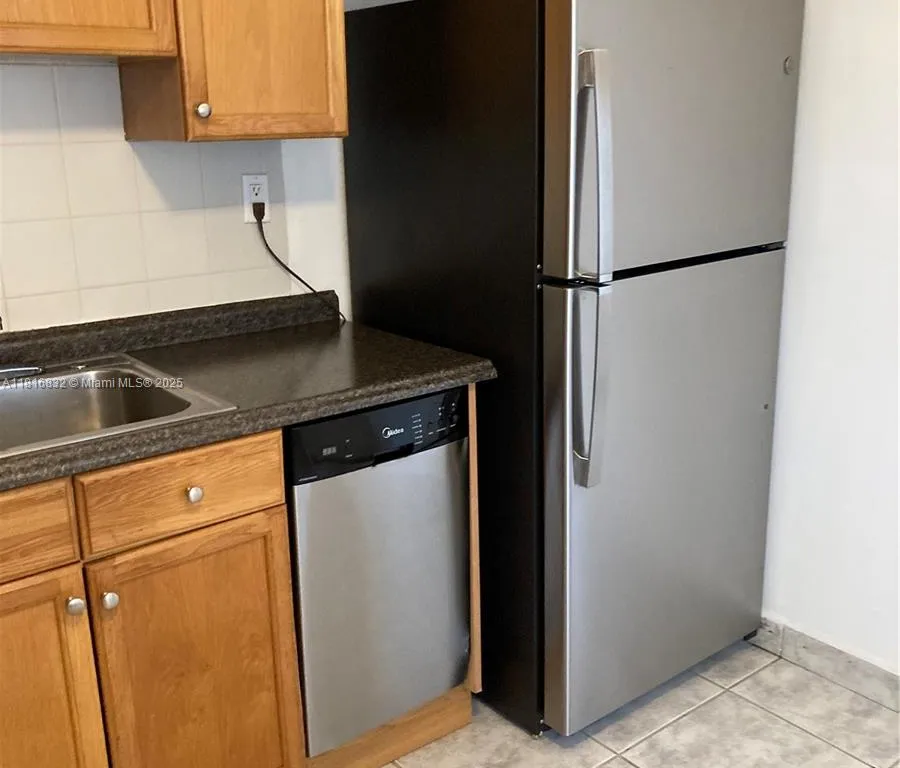 812 NW 2nd St # 2, Hallandale Beach FL 33009