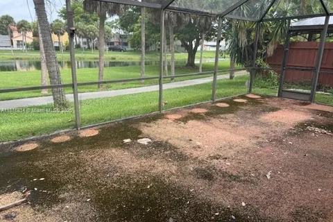10626 SW 148th Ave Dr, Miami FL 33196