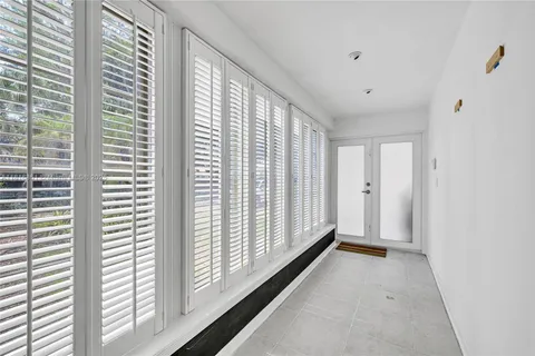 923 Catalonia Ave, Coral Gables FL 33134