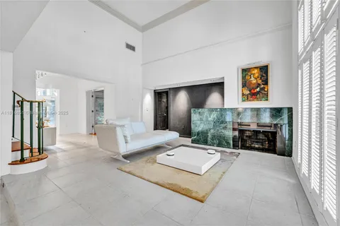 923 Catalonia Ave, Coral Gables FL 33134