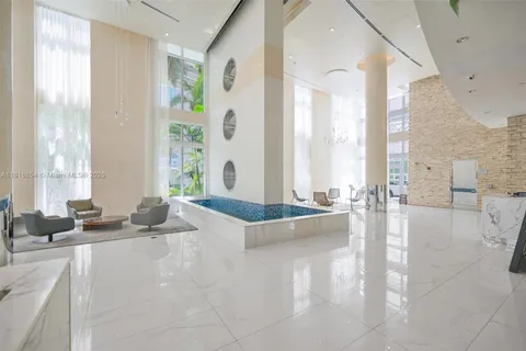41 SE 5th St # 517, Miami FL 33131