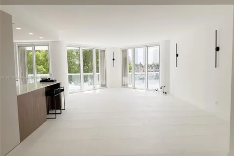 7000 Island Blvd # 304, Aventura FL 33160