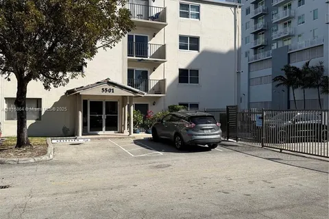 5501 NW 7th St # E301, Miami FL 33126