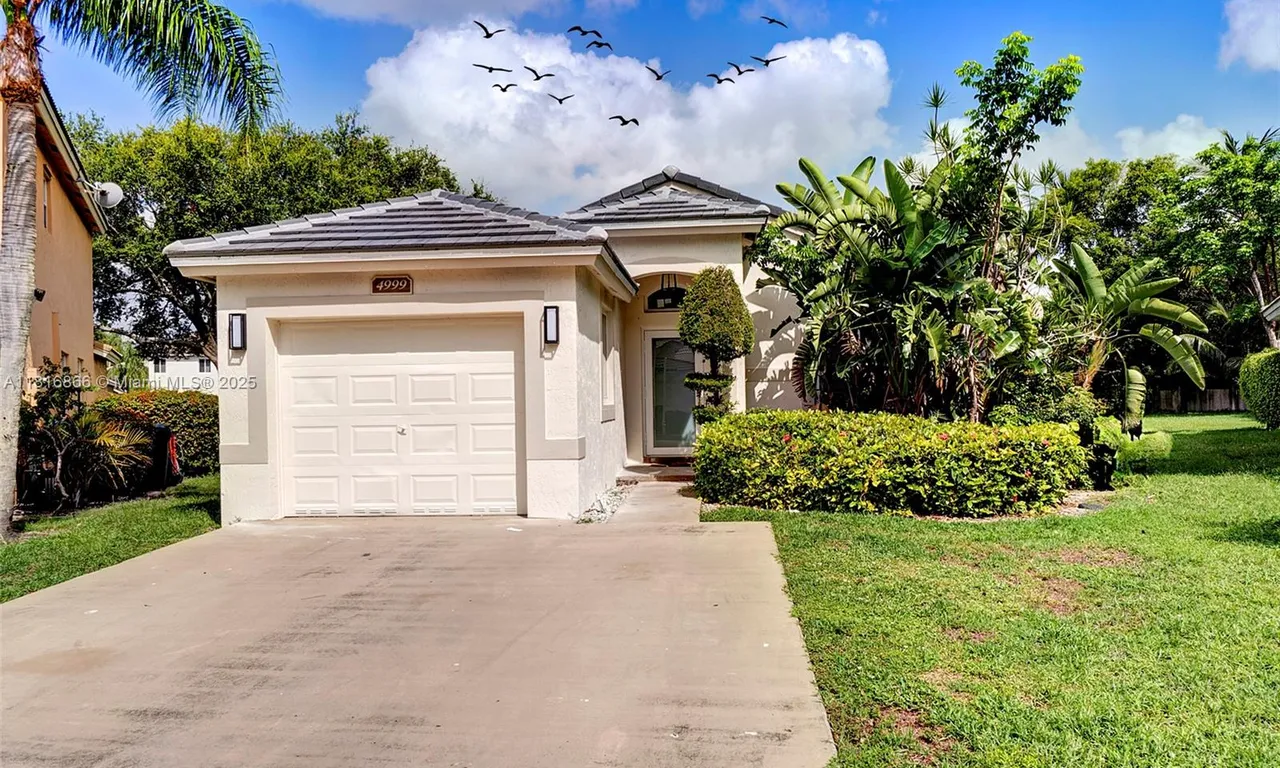 4999 Pelican St, Coconut Creek FL 33073