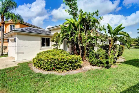 4999 Pelican St, Coconut Creek FL 33073
