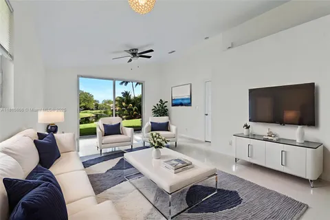 4999 Pelican St, Coconut Creek FL 33073