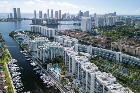 3029 NE 188th St # 309, Aventura FL 33180