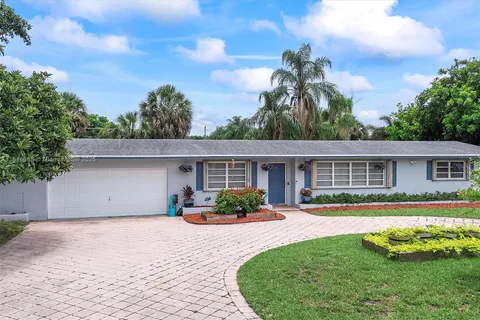 4710 SW 72nd Ave, Davie FL 33314