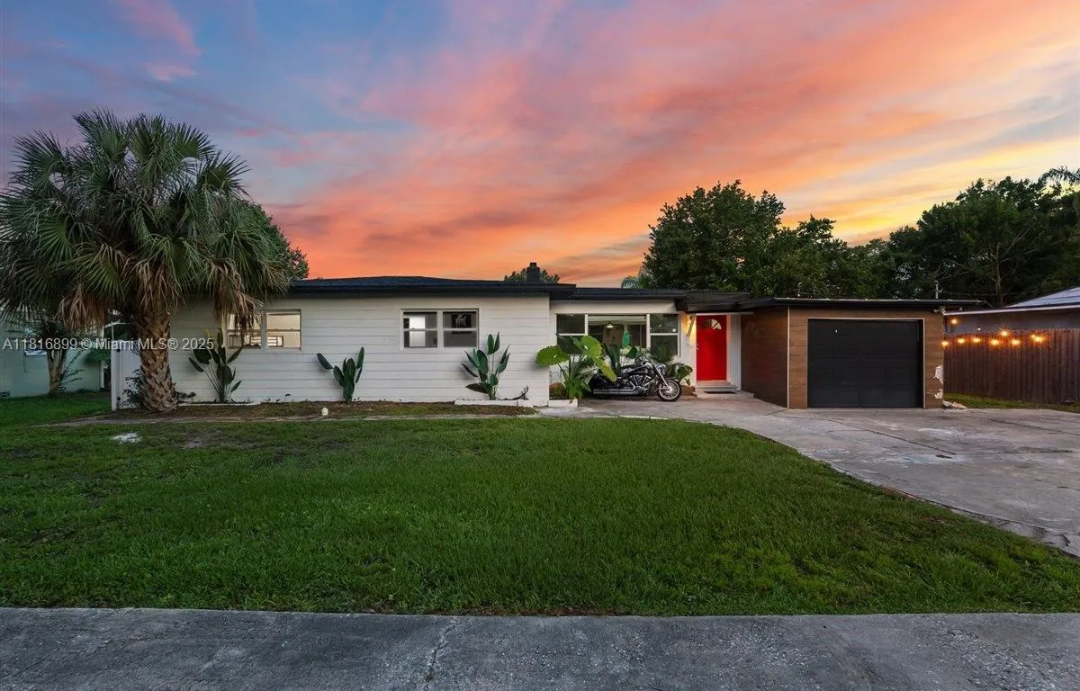 8120 GONDOLA DR, Orlando FL 32809