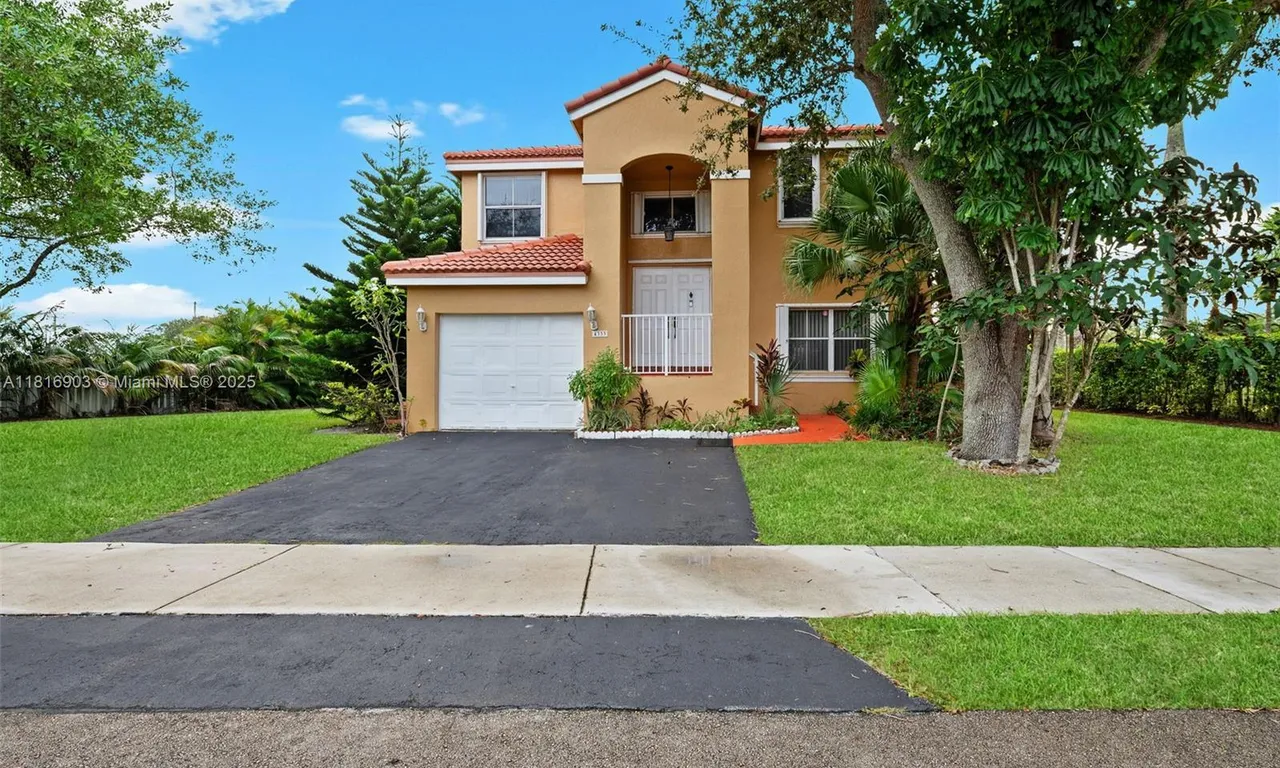 4333 SW 84th Ter, Davie FL 33328