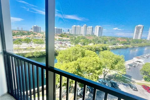 3475 N Country Club Dr # 816, Aventura FL 33180