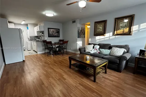 10052 Twin Lakes Dr # G, Coral Springs FL 33071