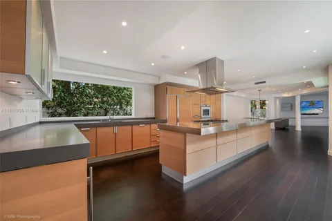 230 Ridgewood Rd, Coral Gables FL 33133