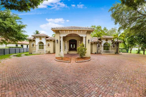 7761 SW 122 ave, Miami FL 33183