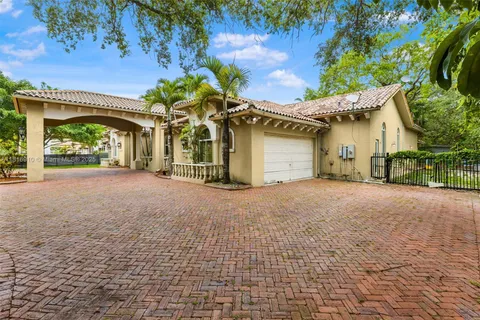7761 SW 122 ave, Miami FL 33183
