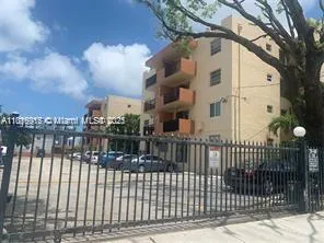 677 SW 9th Ave # 303, Miami FL 33130