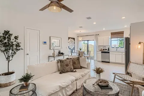 504 NE 1st Dr, Florida City FL 33034
