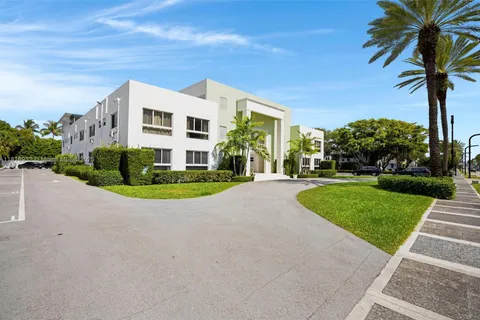 9920 Collins Ave # 2, Bal Harbour FL 33154