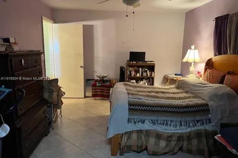 7422 NW 70th Ave, Tamarac FL 33321
