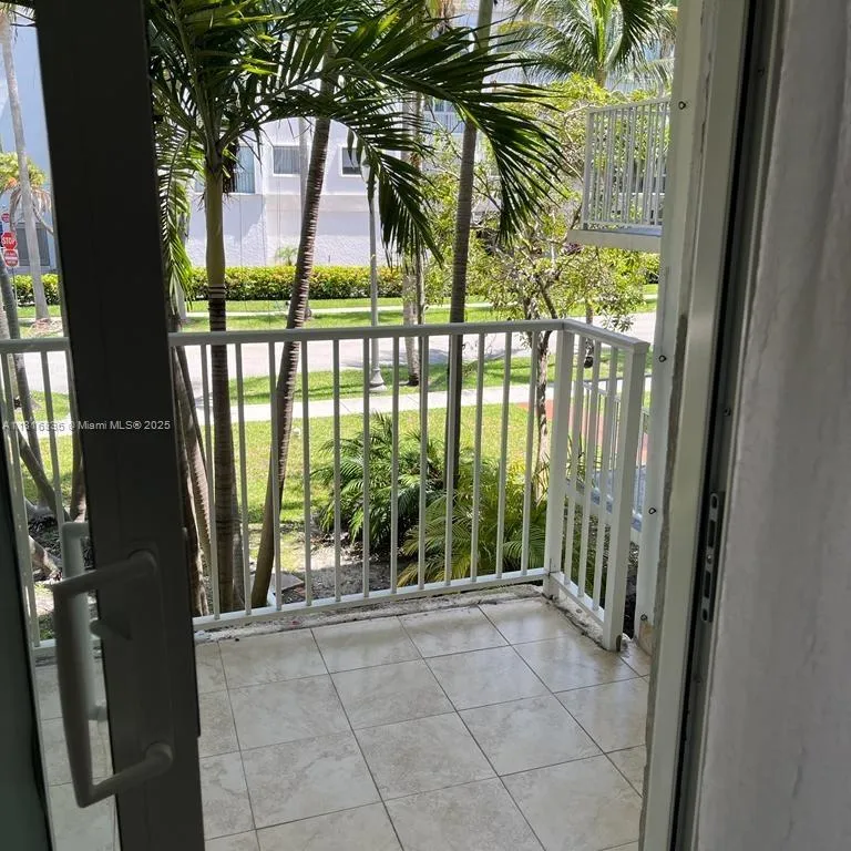 240 Galen Dr # 205, Key Biscayne FL 33149