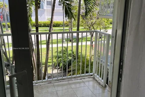 240 Galen Dr # 205, Key Biscayne FL 33149