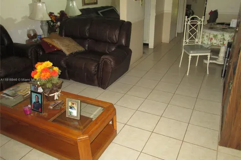 15 NW 204th St # 17, Miami Gardens FL 33169