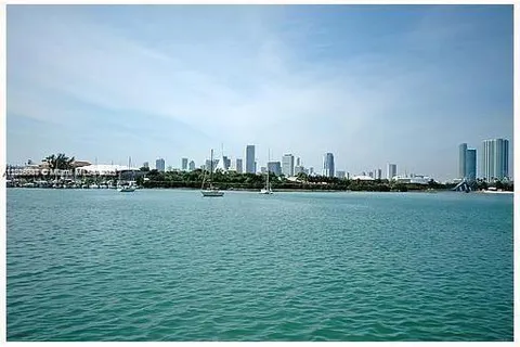 1140 E Venetian Way # 2C, Miami FL 33139