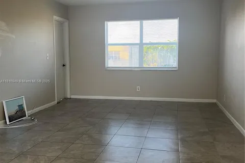 200 Ashbury Rd # 305, Hollywood FL 33024
