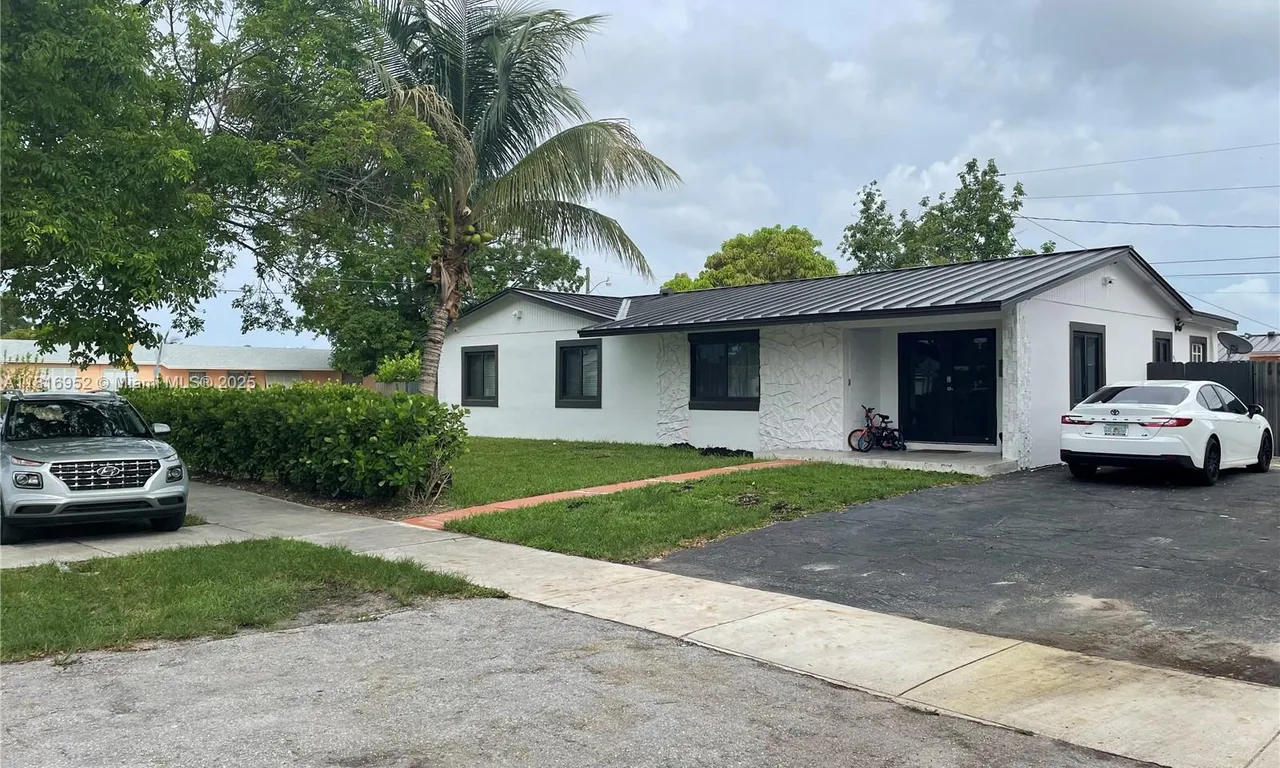 16 NW 207th St, Miami Gardens FL 33169