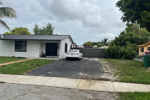 16 NW 207th St, Miami Gardens FL 33169