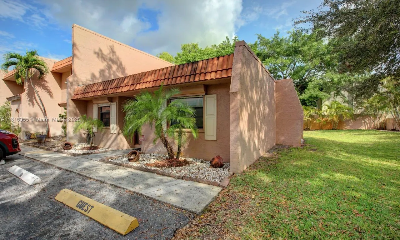 10 Seville Cir # 54, Davie FL 33324
