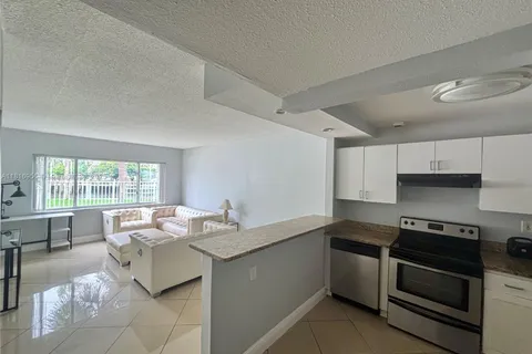251 SE 6th Ave # 3, Pompano Beach FL 33060