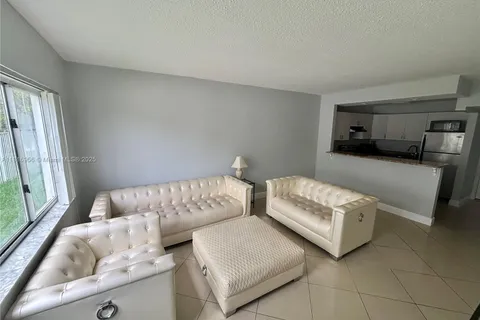 251 SE 6th Ave # 3, Pompano Beach FL 33060