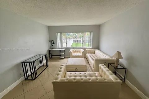251 SE 6th Ave # 3, Pompano Beach FL 33060