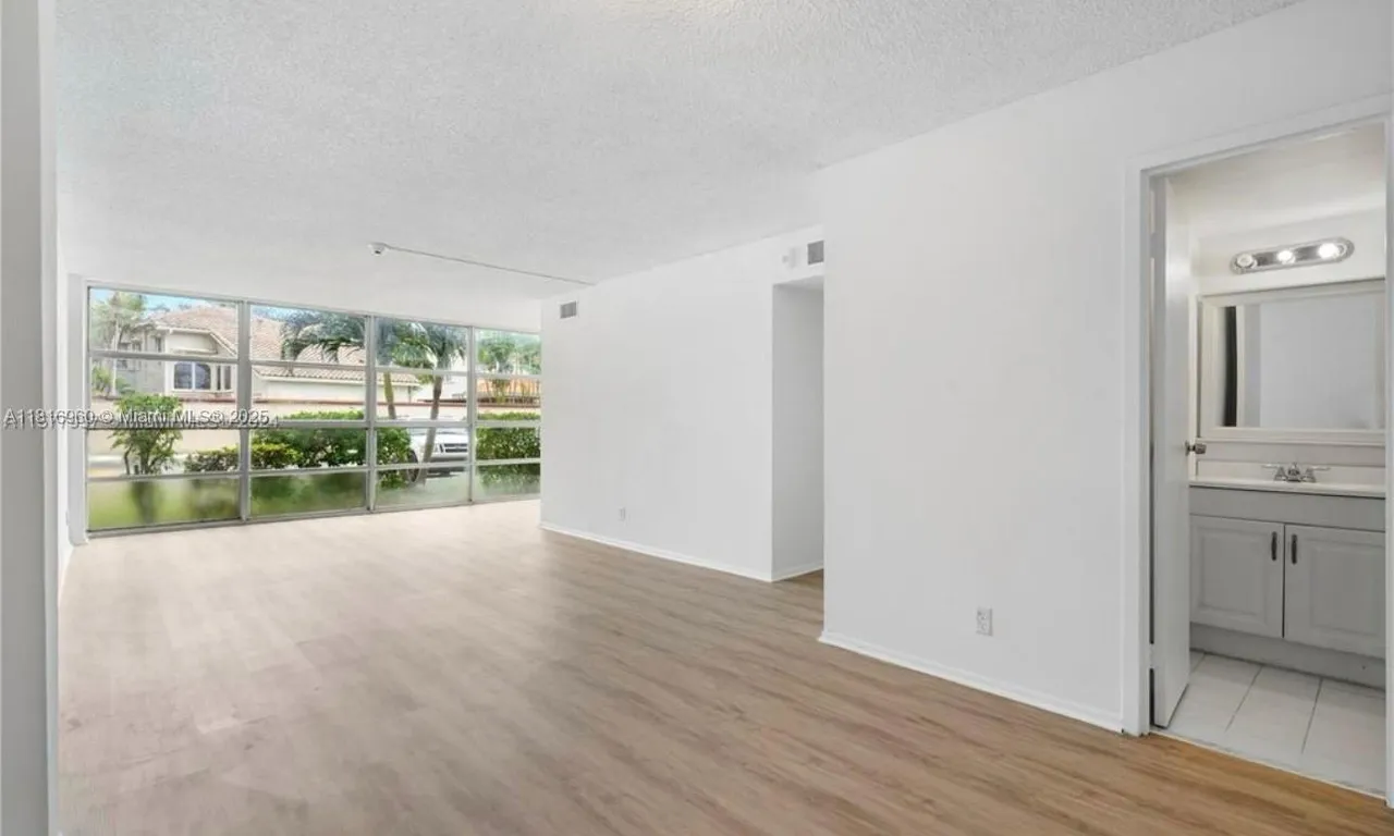 2001 Atlantic Shores Blvd # 109, Hallandale Beach FL 33009