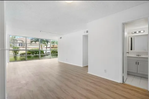 2001 Atlantic Shores Blvd # 109, Hallandale Beach FL 33009