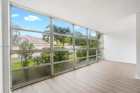 2001 Atlantic Shores Blvd # 109, Hallandale Beach FL 33009