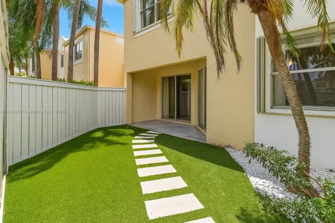 6820 SW 45th Ln # 140, Miami FL 33155