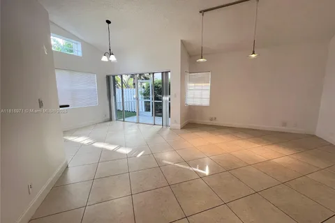 465 Somerset Way # 465, Weston FL 33326