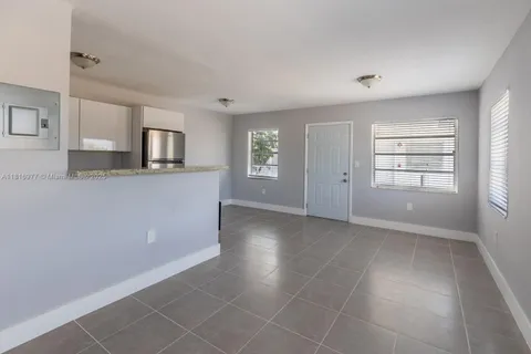 1960 NE 161st St # 204, North Miami Beach FL 33162