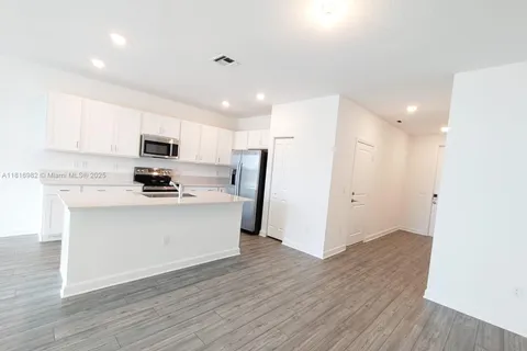 659 SE Lake Falls St, Port St. Lucie FL 34984