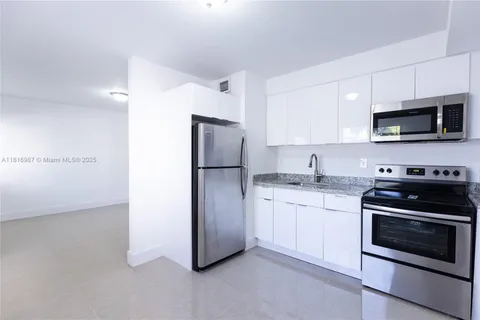 13251 Memorial Hwy # 11, North Miami FL 33161